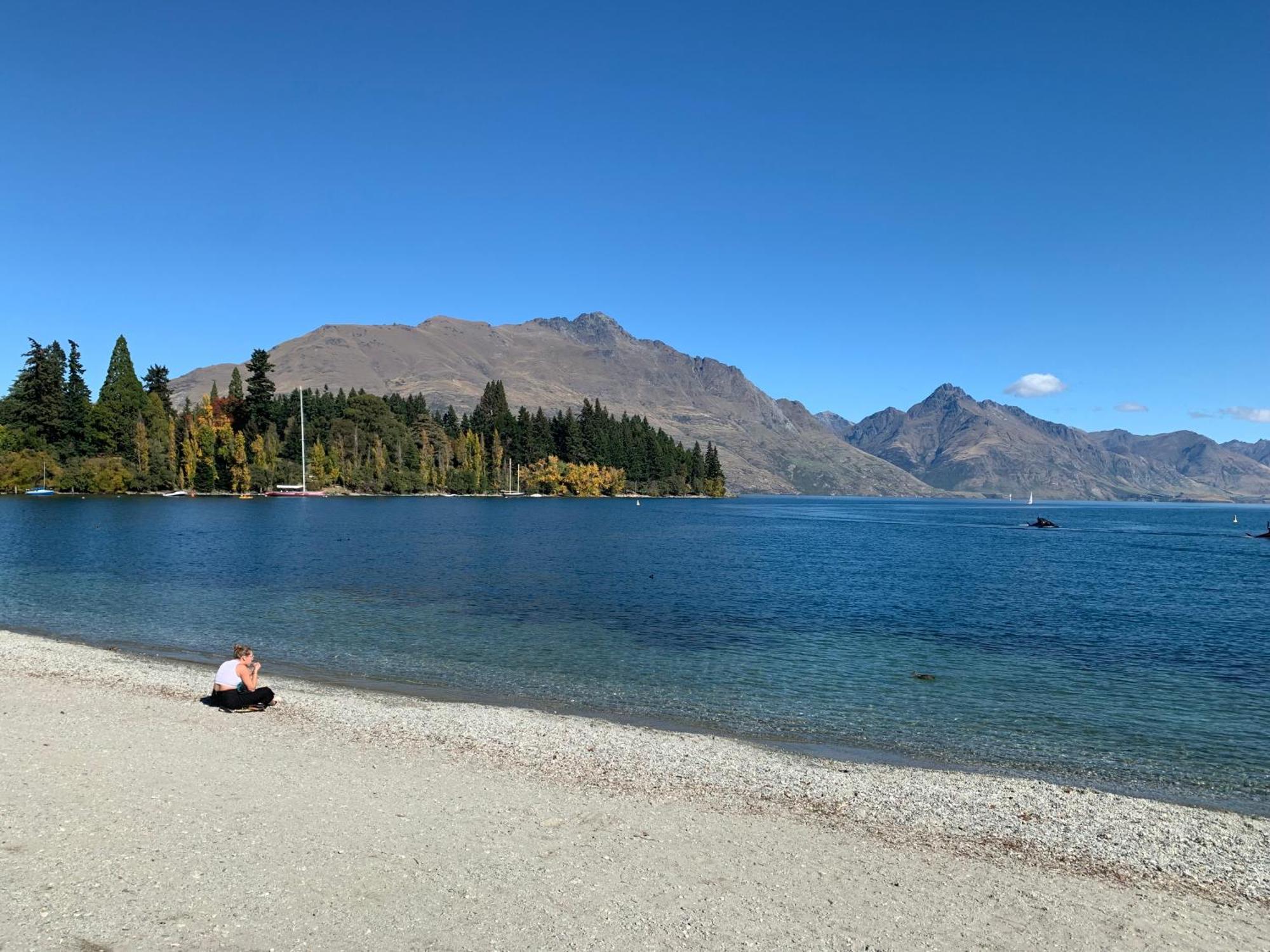 Wakatipu View Apartments Квинстаун Экстерьер фото