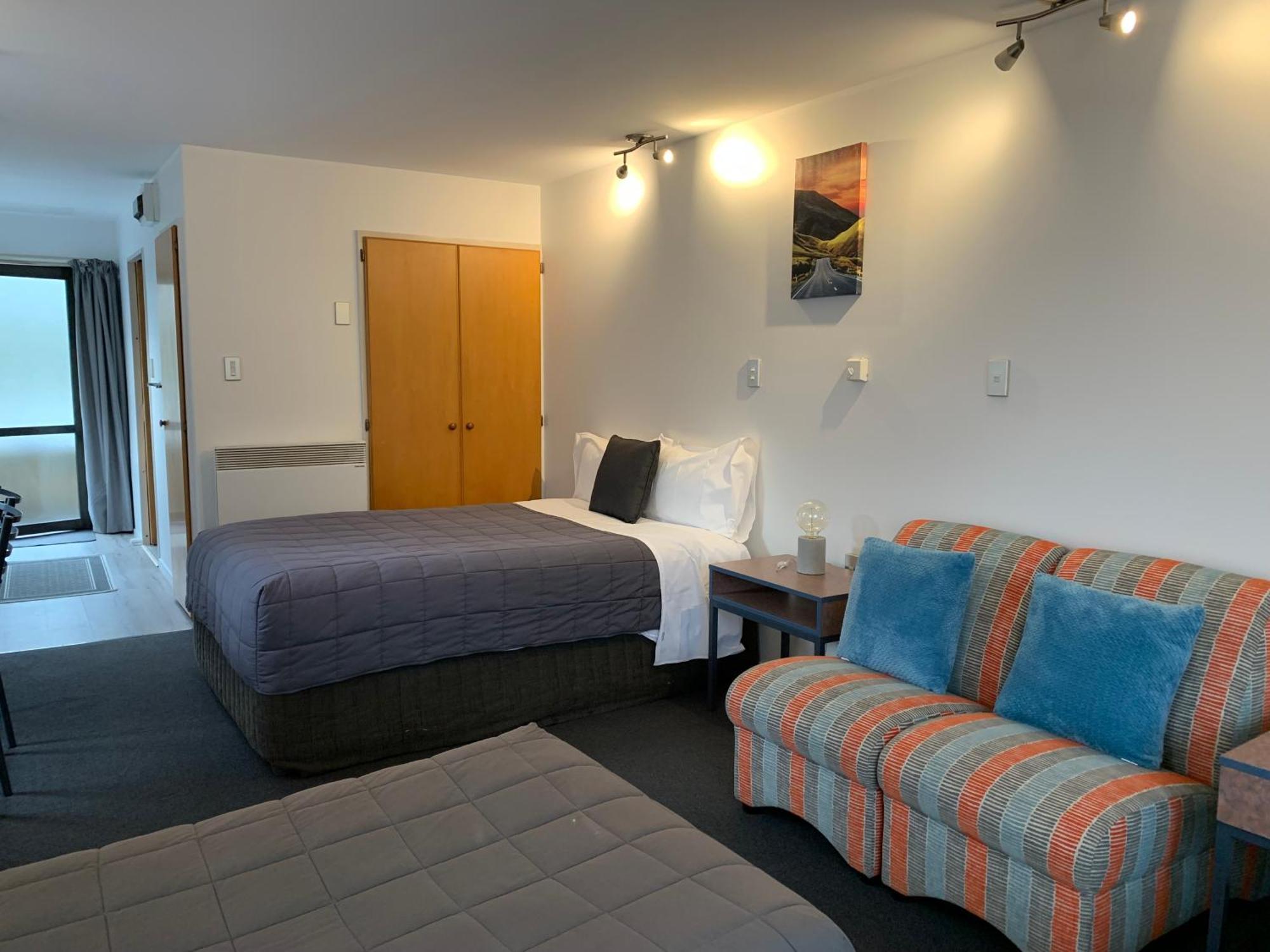 Wakatipu View Apartments Квинстаун Экстерьер фото